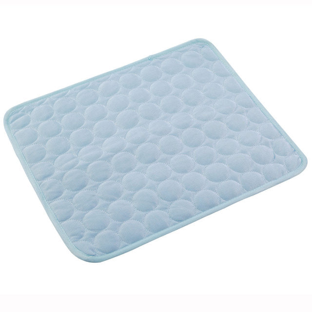 Cooling mat for dogs and cats on warm days